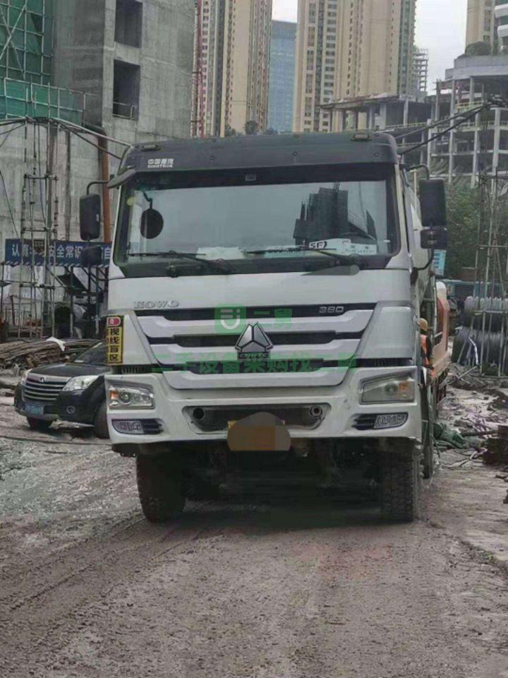 轉(zhuǎn)讓9成新一七年大二十方，車況漂亮，攪拌站豪沃淩宇攪拌車
