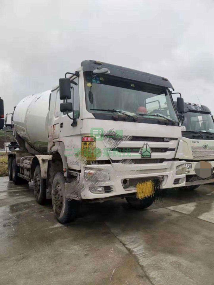 轉(zhuǎn)讓9成新一七年大二十方，車況漂亮，攪拌站豪沃淩宇攪拌車