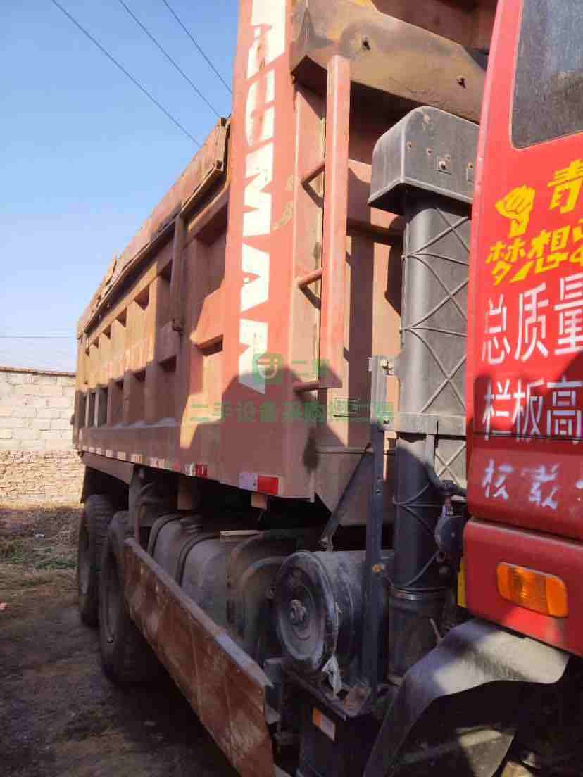 出售二手八成新的自卸車(chē)
