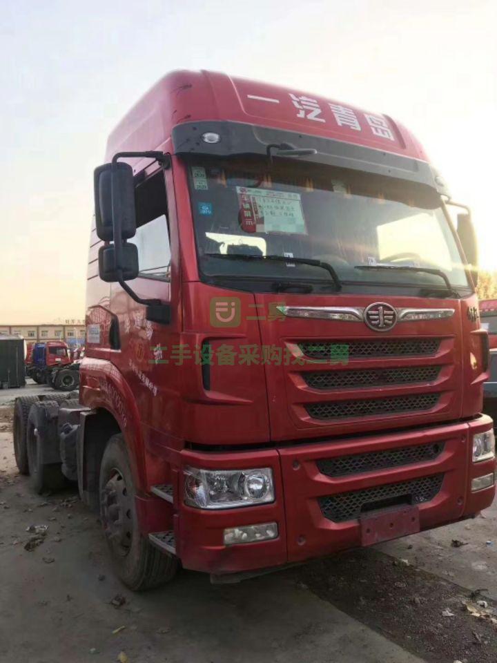 現車出售一臺牽引車17年2月，天V，430馬力，國五，濰柴發動機