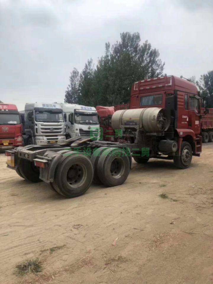 現車出售一臺牽引車17年2月，天V，430馬力，國五，濰柴發動機