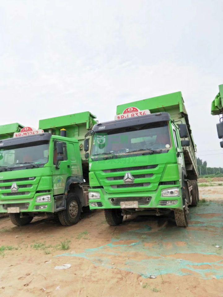 17年豪沃后八輪自卸車。5*8大箱手續齊全，可以分期付款