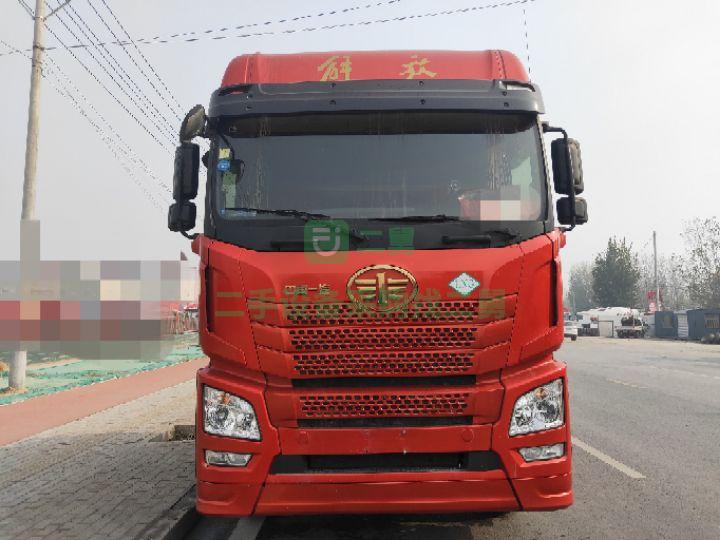 出售二手牽引車 18年5月份解放JH6 430馬力LNG車