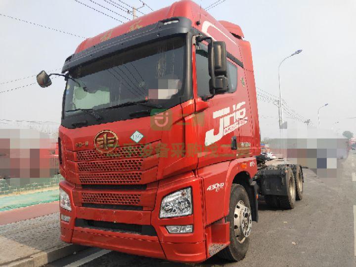 出售二手牽引車 18年5月份解放JH6 430馬力LNG車