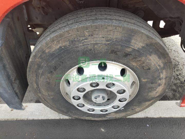 出售二手牽引車 18年5月份解放JH6 430馬力LNG車