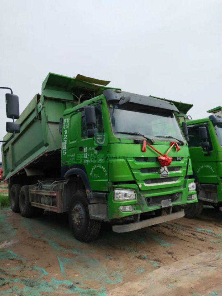 17年豪沃后八輪自卸車。5*8大箱手續齊全，可以分期付款