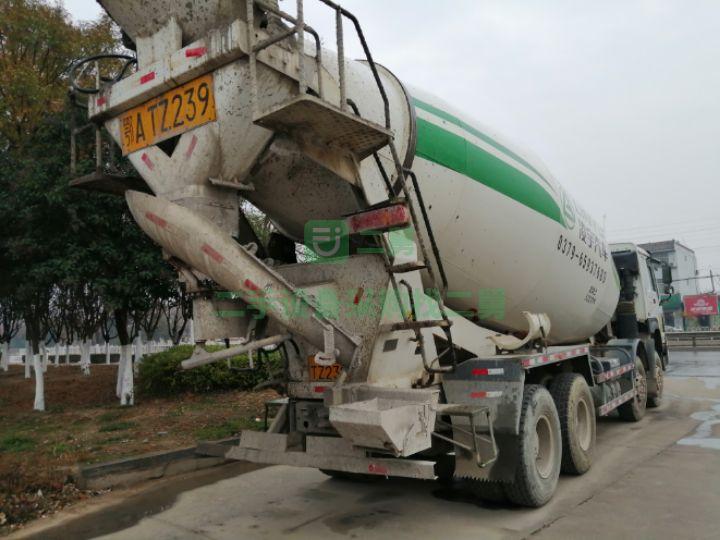 出售二手的九成新的豪沃大20方攪拌車