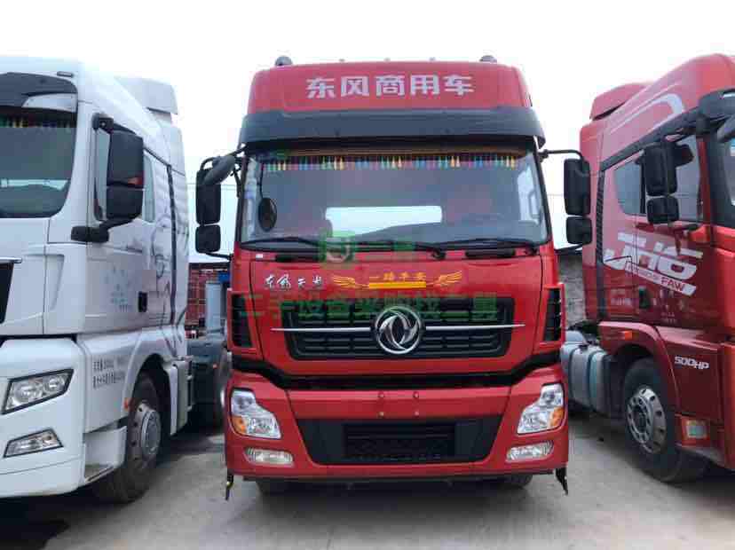 出售17年9月份的東風天龍牽引車，國五排放標準，雷諾發動機420馬力，法士特變速箱12速，全車輪胎八成新，雙驅輕體，車況精品，支持分期付款支持提檔過戶