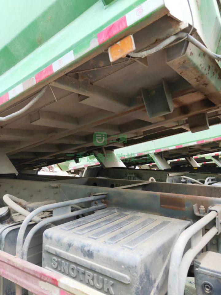 17年豪沃后八輪自卸車。5*8大箱手續齊全，可以分期付款