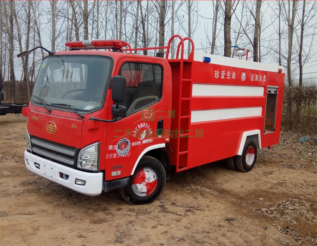8成新二手消防車，退役消防車重汽，解放，時風，東阿房水罐消防車，泡沫消防車，干粉消防車黑龍江省哈爾濱市
