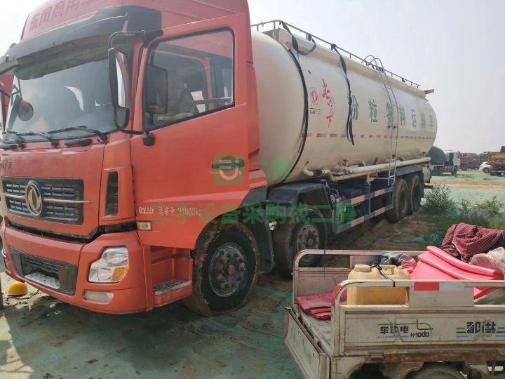天龍前四后八散裝水泥罐車雷諾350，17年1月份國四，輕型版，
