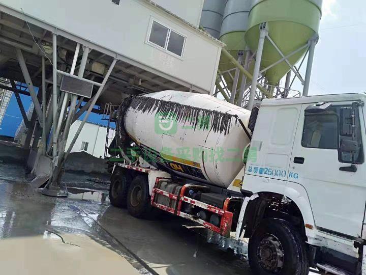 國四豪沃攪拌車宏達上裝大14方