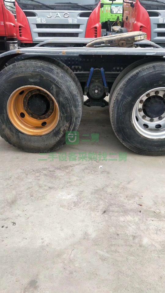 急售9成新二手德龍LNG牽引車德龍x3000430馬力