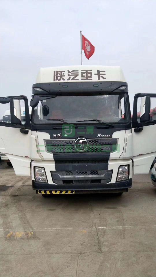 急售9成新二手德龍LNG牽引車德龍x3000430馬力