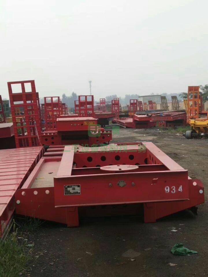 急售8成新半掛車勾機板，三線六軸山東省濟寧市