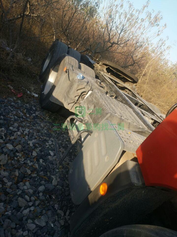 急售9成新牽引車解放JH6，400馬力，可分期，可掛靠，