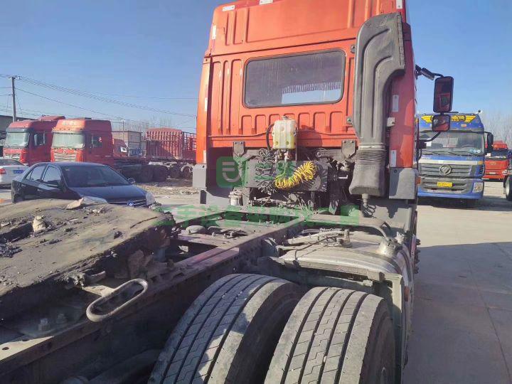 18年9月捍衛400馬力牽引車，國五排放，可分期付款，包提檔