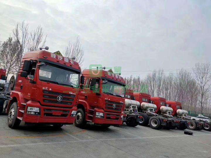 一批咖啡色J6P牽引車，17年7月，460馬力領航版，輕體雙驅