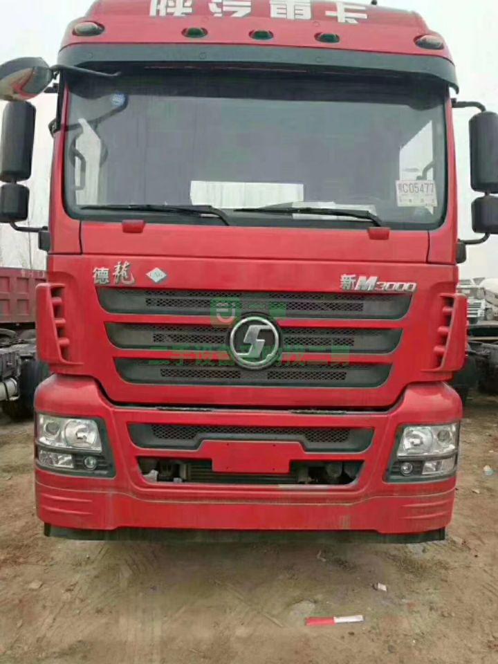 一批咖啡色J6P牽引車，17年7月，460馬力領航版，輕體雙驅