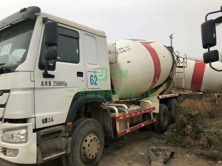 豪沃配三一攪拌車，14方，國(guó)五標(biāo)準(zhǔn)，手續(xù)齊全，包過(guò)戶，支持分期