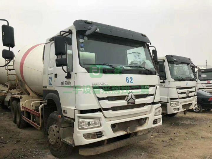 豪沃配三一攪拌車，14方，國(guó)五標(biāo)準(zhǔn)，手續(xù)齊全，包過(guò)戶，支持分期