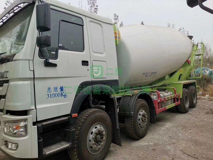 出售庫存豪沃攪拌車豪沃混凝土攪拌罐車大20方拉22方