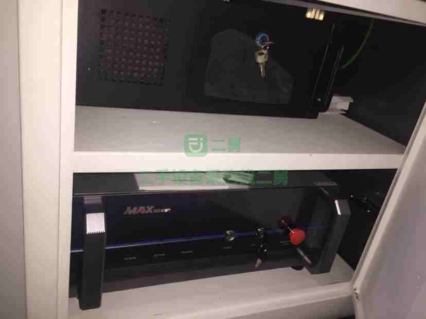 廠家直銷各型號及功率光纖激光切割機