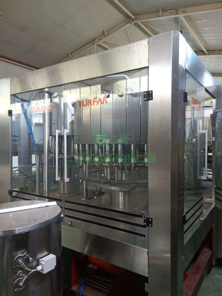 九成新18頭 24頭三合一灌裝機(jī) 現(xiàn)貨發(fā)售