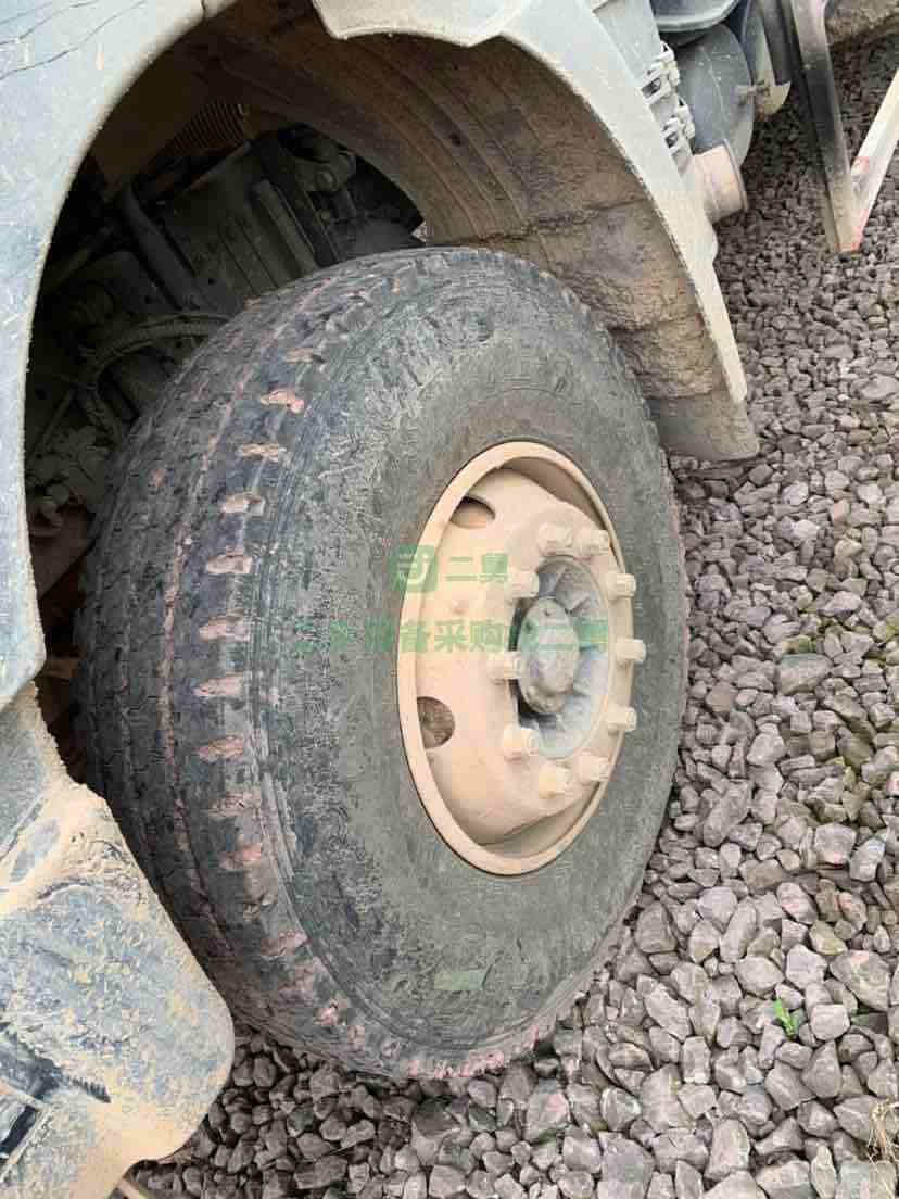 2個月準(zhǔn)新車杰獅450馬力6.2米貨箱貨車