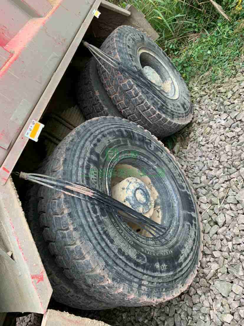 2個月準(zhǔn)新車杰獅450馬力6.2米貨箱貨車