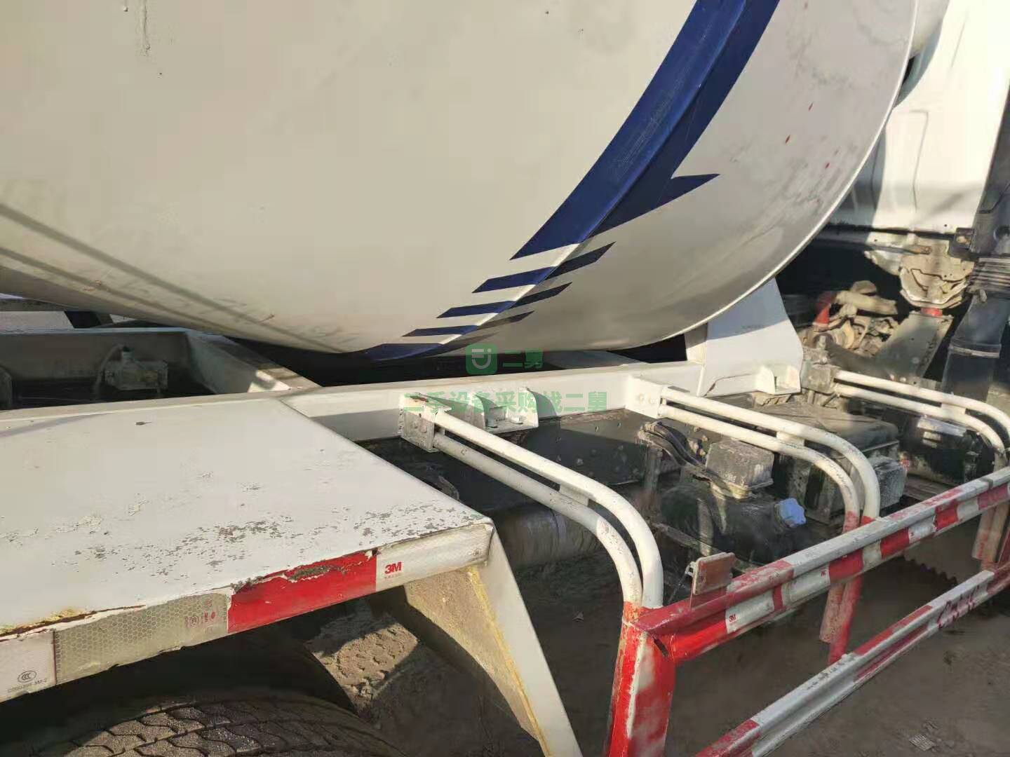 急售9成新攪拌車王牌7方罐，153后橋河南省開封市