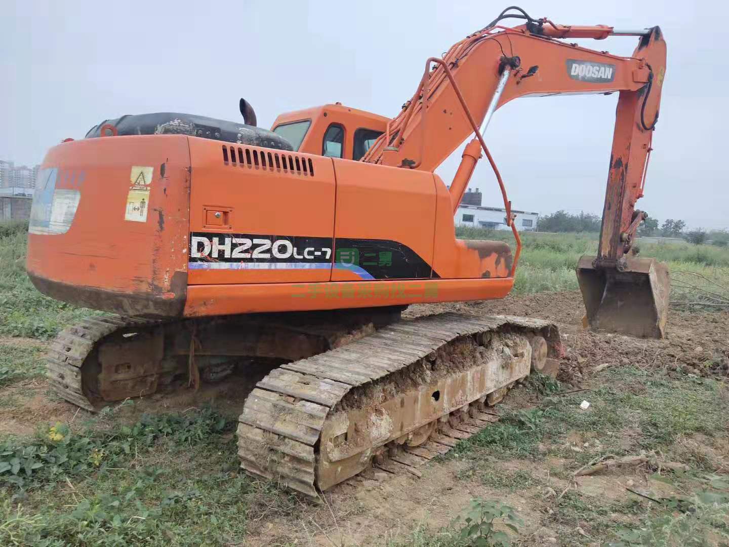 急售8成新二手挖掘機斗山220-7回家包干活