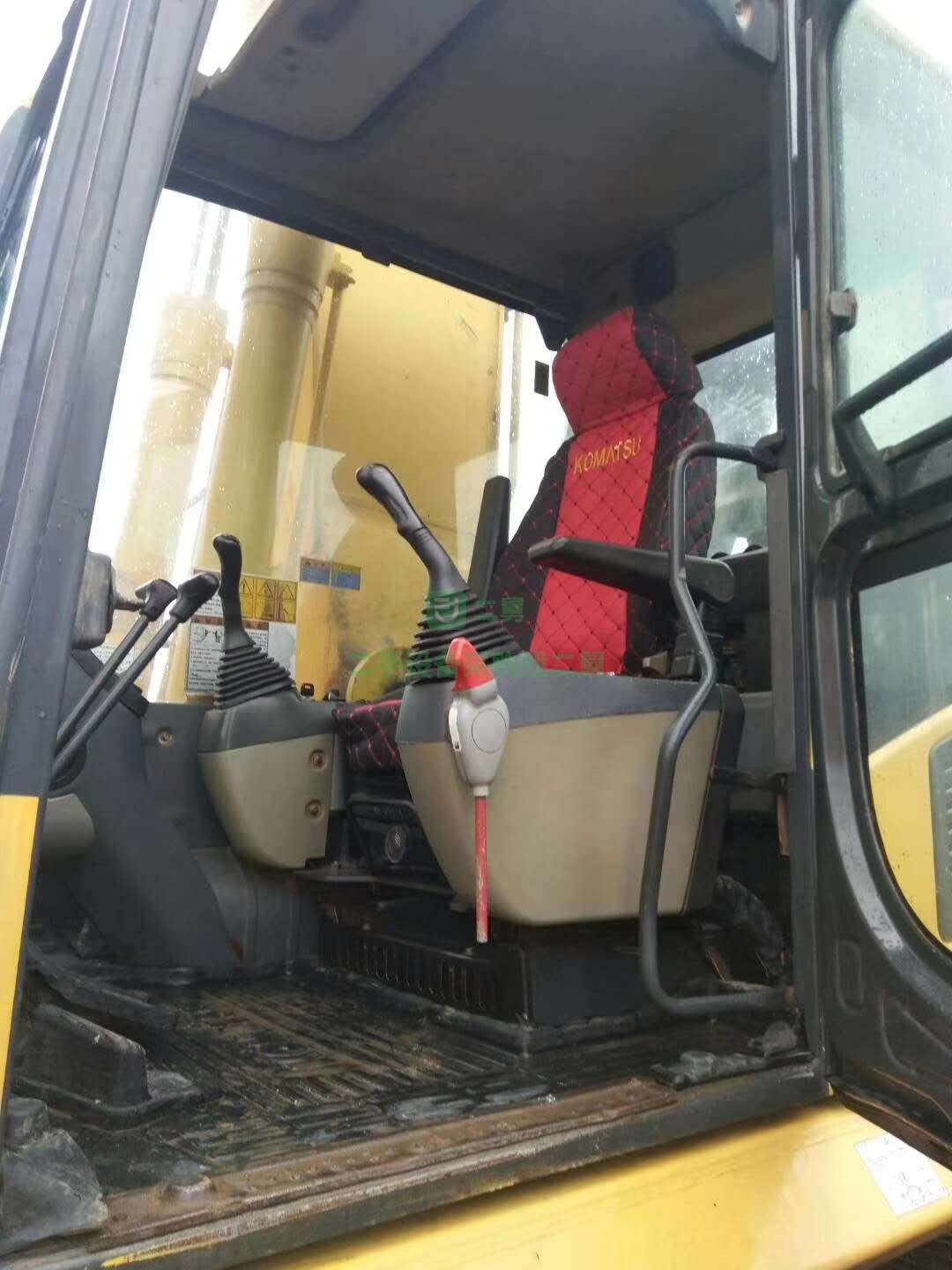 急售8成新二手挖掘機小松240-8MO回家包干活