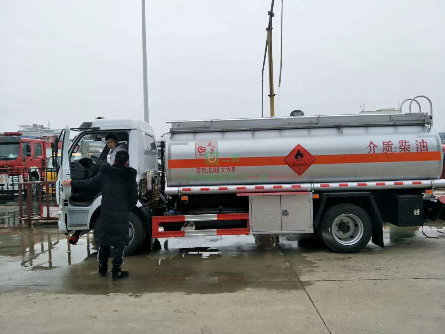 二手的8噸流動加油車直銷包上戶可分期