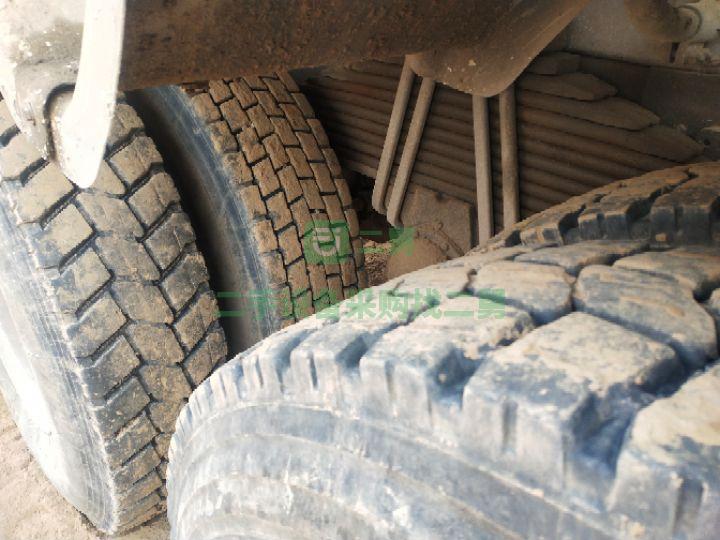 出售8成新豪沃攪拌車，大18方亞特375發動機