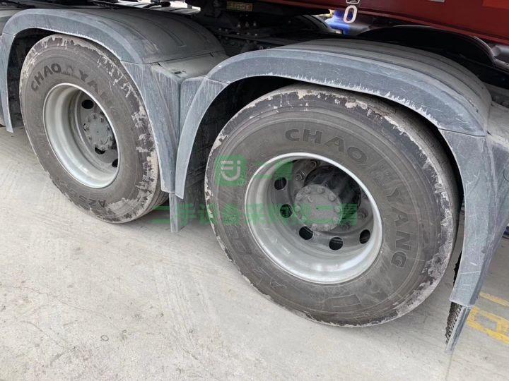 出售準(zhǔn)新車 19年10月份解放牽引車550馬力領(lǐng)航版行駛1萬(wàn)多里