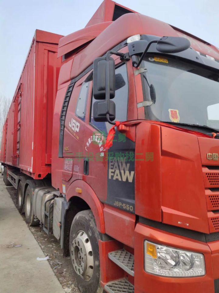 出售準(zhǔn)新車 19年10月份解放牽引車550馬力領(lǐng)航版行駛1萬(wàn)多里