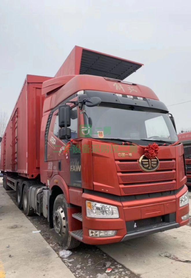 出售準(zhǔn)新車 19年10月份解放牽引車550馬力領(lǐng)航版行駛1萬(wàn)多里