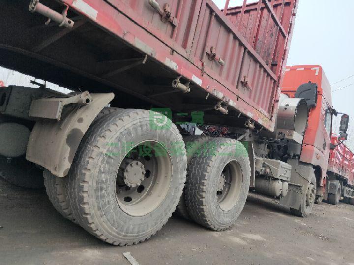 出售二手牽引車(chē)17年8月份天V400馬力LNG燃?xì)廛?chē)支持分期