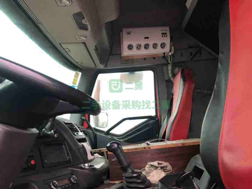 出售陜汽德龍新M3000牽引車，國五排放標準，濰柴發動機400馬力，法士特變速箱12速，準新車跑了一萬多公里，前二后三的鋼板，支持分期付款支持提檔過戶。