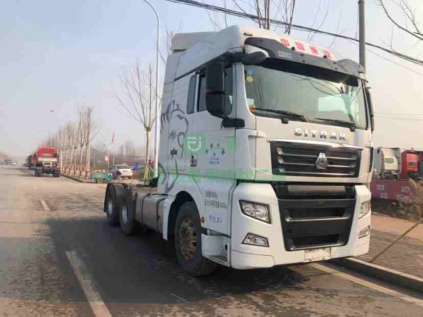 山東出售重汽汕德卡牽引車，國五排放標準，德國曼發動機540馬力，ZF變速箱16速帶液緩，雙驅輕體，車況精品，支持分期付款支持提檔過戶。