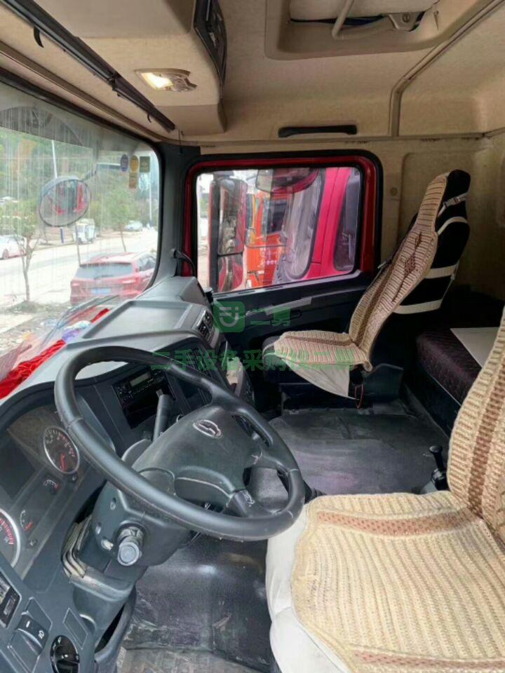 急售8成新自裝卸垃圾車德龍X3000前四后八，德龍7米8自卸