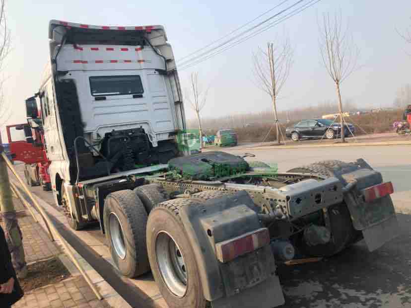 山東出售重汽汕德卡牽引車，國五排放標準，德國曼發動機540馬力，ZF變速箱16速帶液緩，雙驅輕體，車況精品，支持分期付款支持提檔過戶。