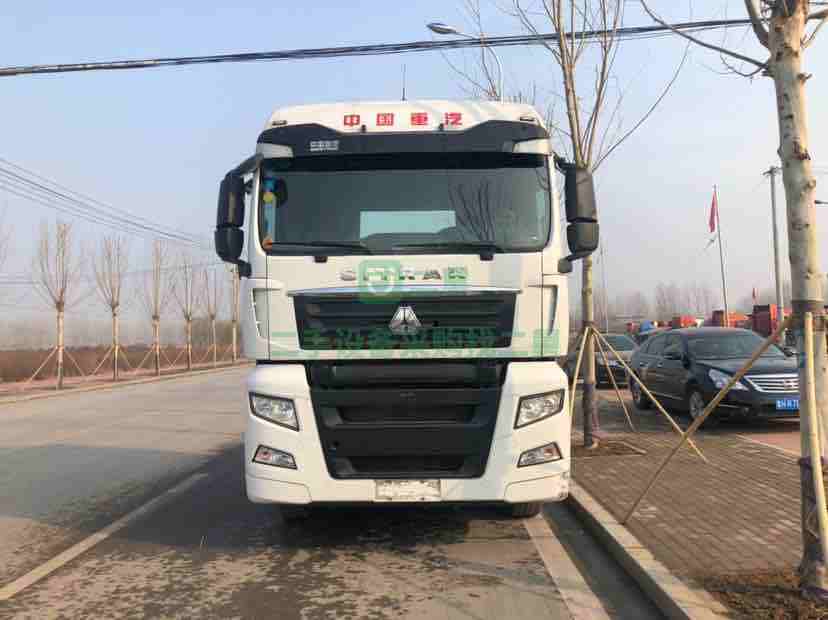 山東出售重汽汕德卡牽引車，國五排放標準，德國曼發動機540馬力，ZF變速箱16速帶液緩，雙驅輕體，車況精品，支持分期付款支持提檔過戶。