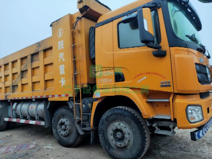 18年陜汽德龍lng, x3000 8米半自卸車，車況精品