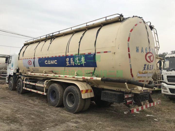 出售二手17年華凌散裝水泥罐車，前四后八拉40方