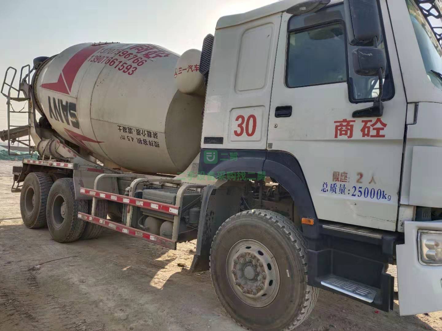 低價轉讓15年二手豪沃攪拌車 后八輪340馬力