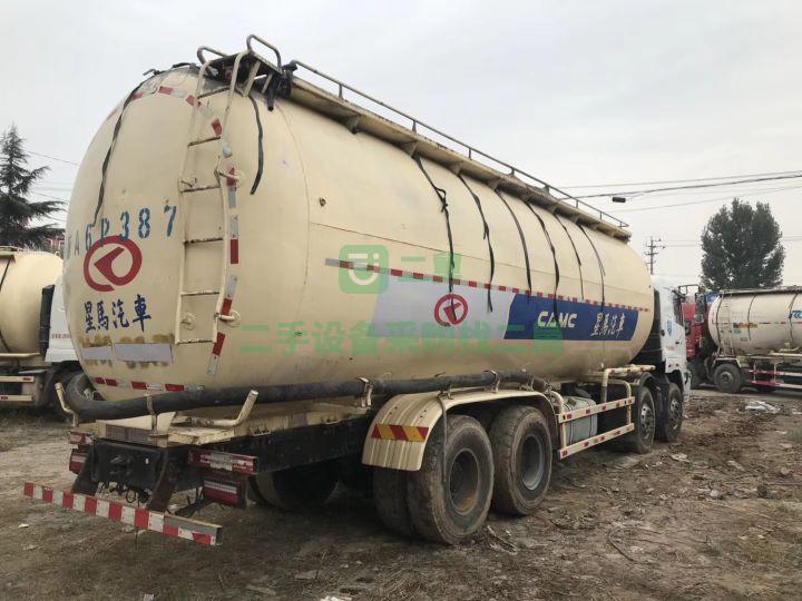 出售二手17年華凌散裝水泥罐車，前四后八拉40方