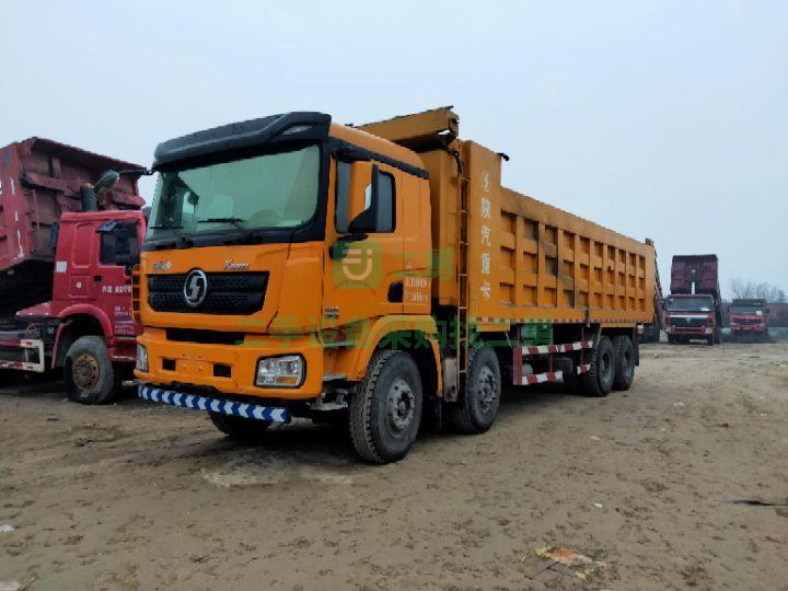 18年陜汽德龍lng, x3000 8米半自卸車，車況精品