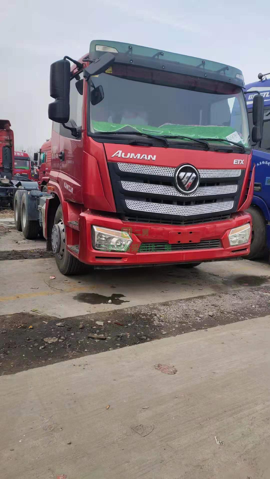 出售二手的平頂歐曼雙驅牽引車